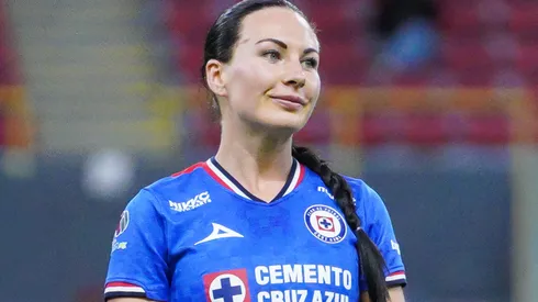 La ex Liverpool podría continuar jugando en México.