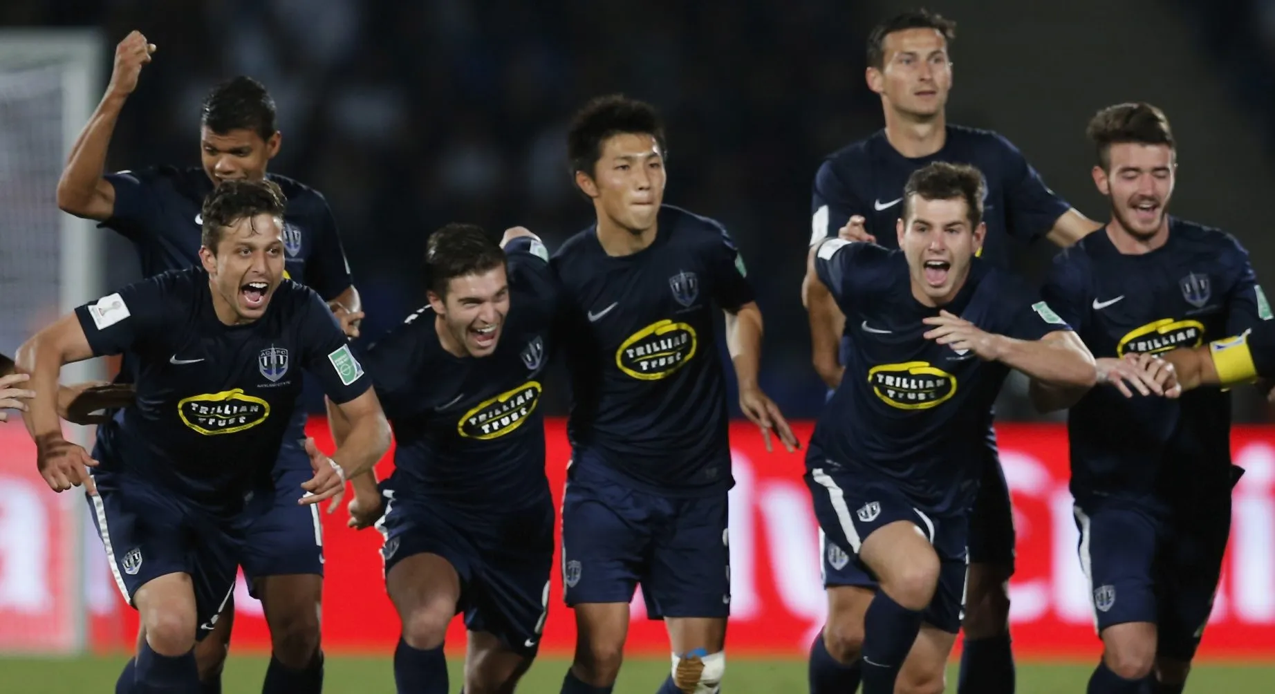 Tim Payne y Auckland festejan los penales contra Cruz Azul. (Getty Images)