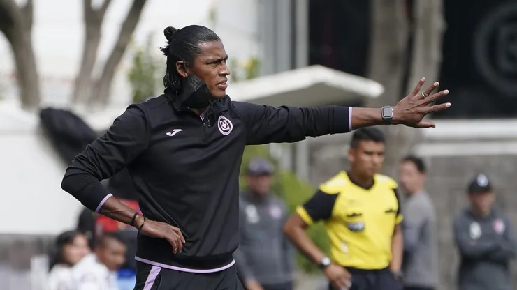 Joel Huiqui llegó al primer equipo de Cruz Azul después del despido inesperado de Nicolás Larcamón a falta de una fecha para el inicio de la liguilla.
