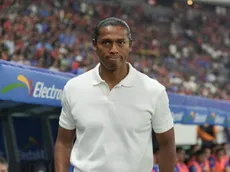 La razón que frena a Cruz Azul para confirmar a Joel Huiqui como DT