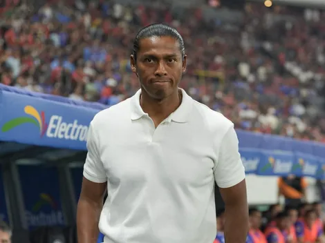 La razón que frena a Cruz Azul para confirmar a Joel Huiqui como DT