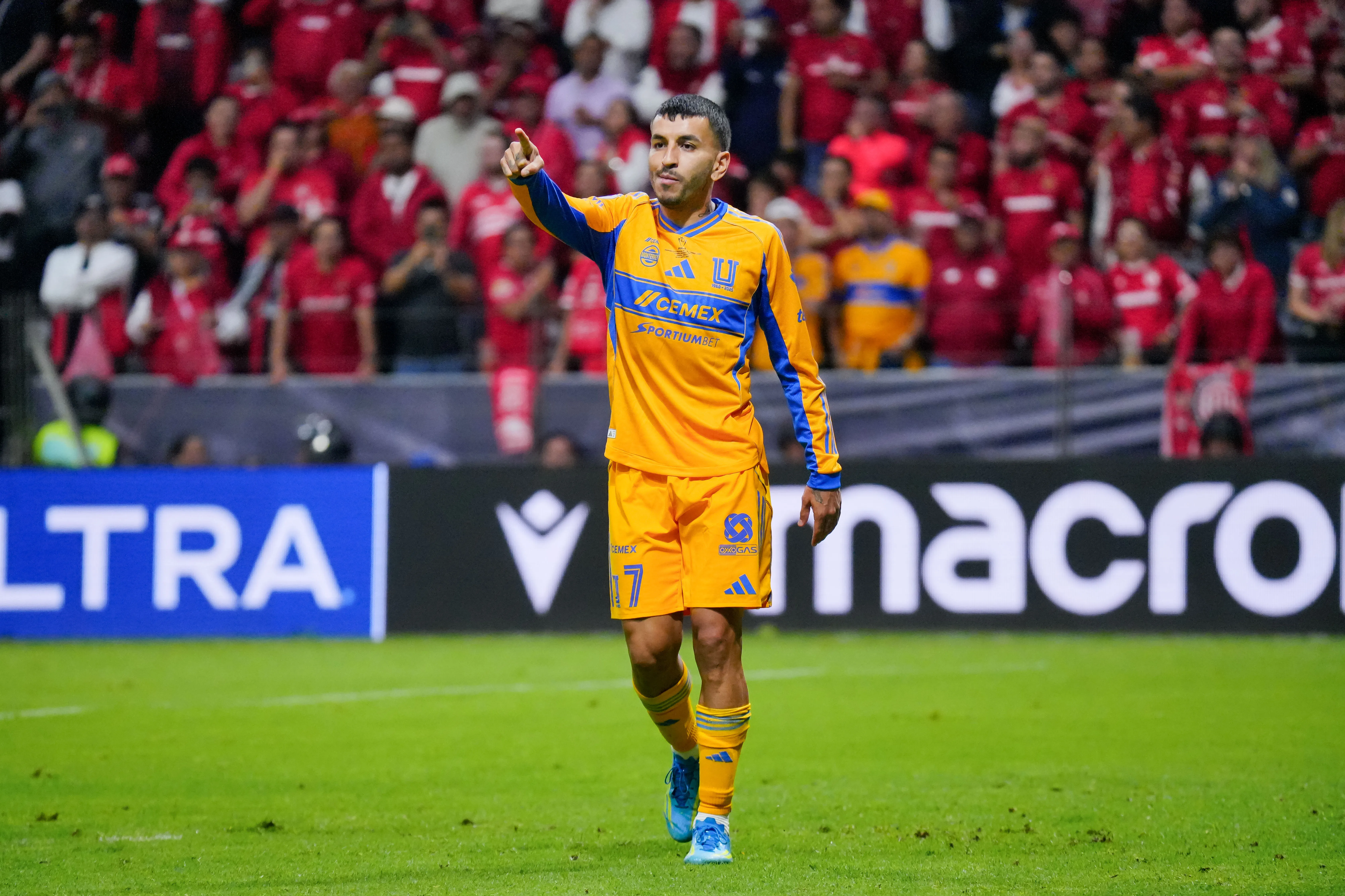 Ángel Correa podría salir de Tigres y frenar la venta de Juan Brunetta (Imago7)