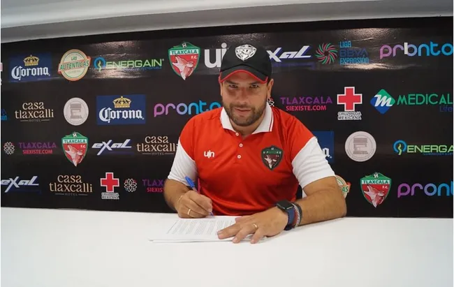 Juan José Escobar, de auxiliar en Tlaxcala a Cruz Azul. (@juanjo.mtzesc)
