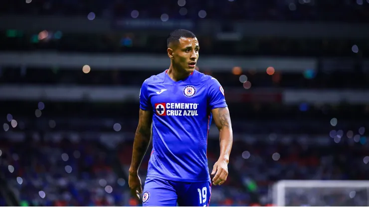 Yoshimar Yotún en la final del Guard1anes 2021 con Cruz Azul.
