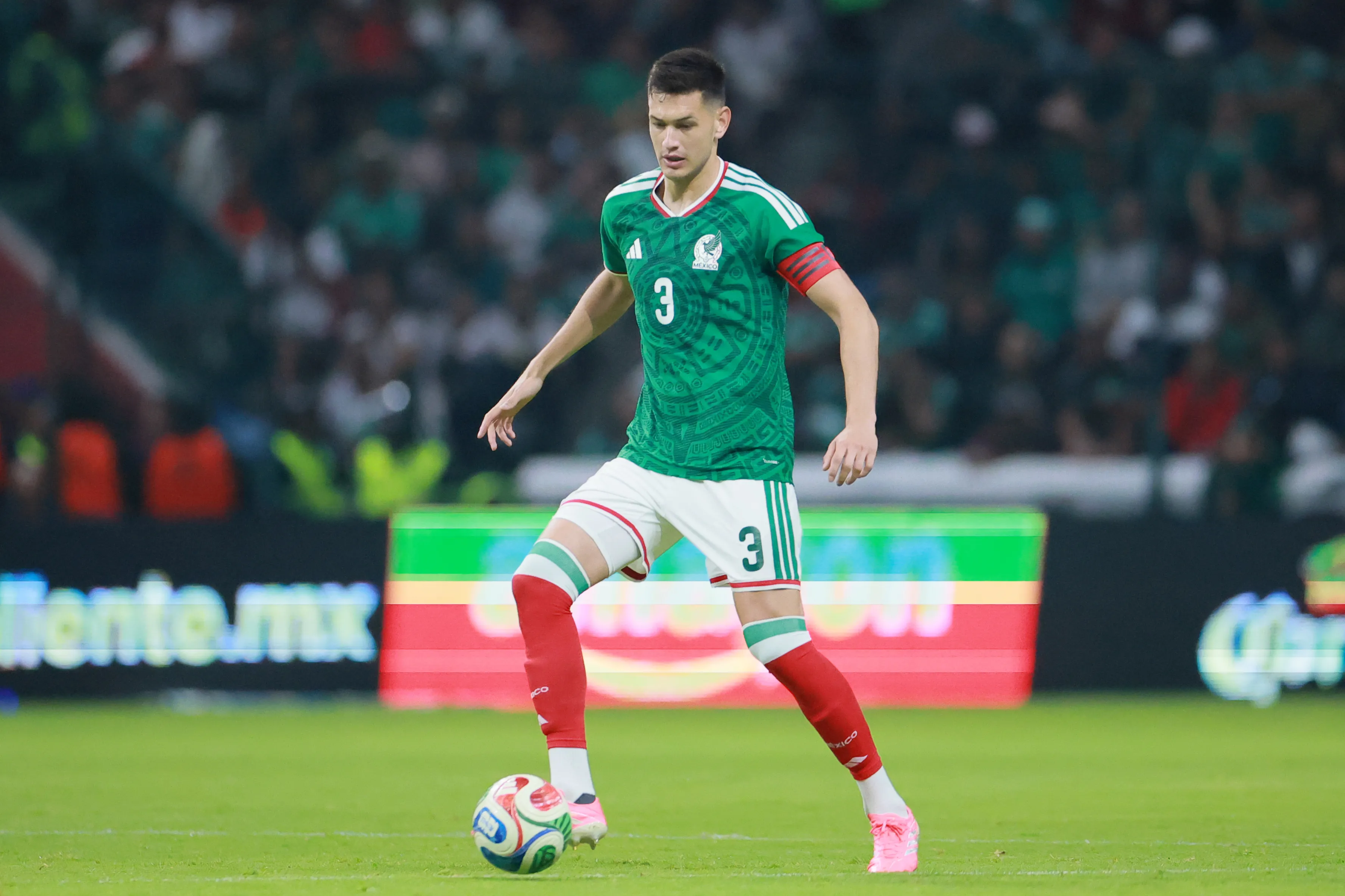 Montes, titular y referente de México en el Mundial. (Getty)