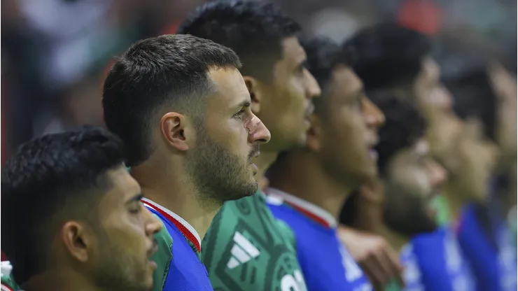 Santiago Giménez no vio minutos en el debut de México