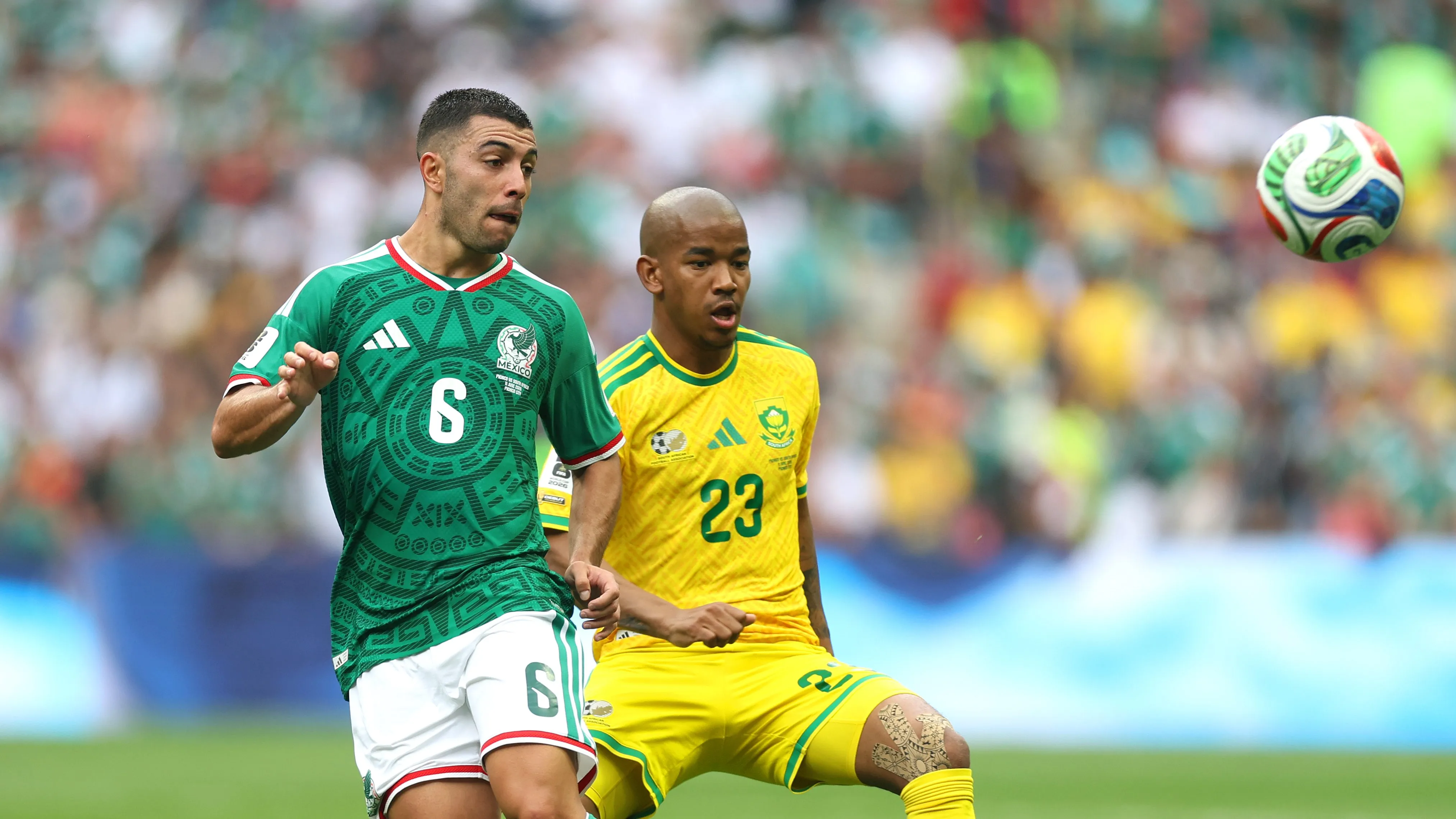 Erik Lira, clave en el debut de México en el Mundial. (Getty Images)