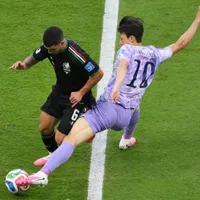 La afición reconoció el partidazo de Erik Lira ante Corea del Sur