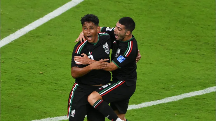 Luis Romo y Erik Lira conformaron un doble pivote que sostuvo a México ante Corea del Sur.