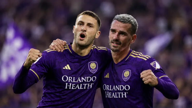 Santiago Giménez pidió a su representante no escuchar ninguna oferta hasta el final del Mundial 2026. Orlando City y la Lazio están en la pole por su fichaje.