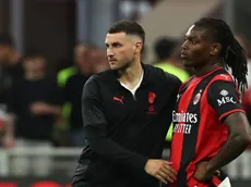 El AC Milan ya negocia por el reemplazo de Santiago Giménez