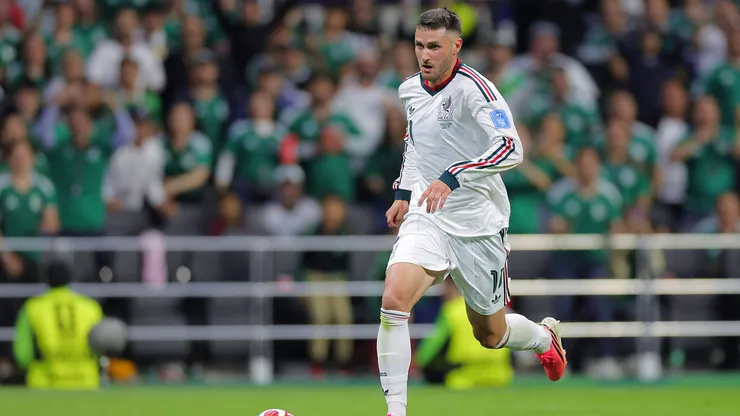 Santiago Giménez ingresó en la segunda mitad del partido contra Chequia y estuvo a punto de estrenarse como goleador.