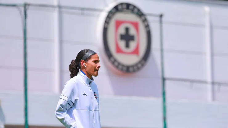 Aerial Chavarin deja Cruz Azul Femenil para sumarse a Rayadas rumbo al Apertura 2026.