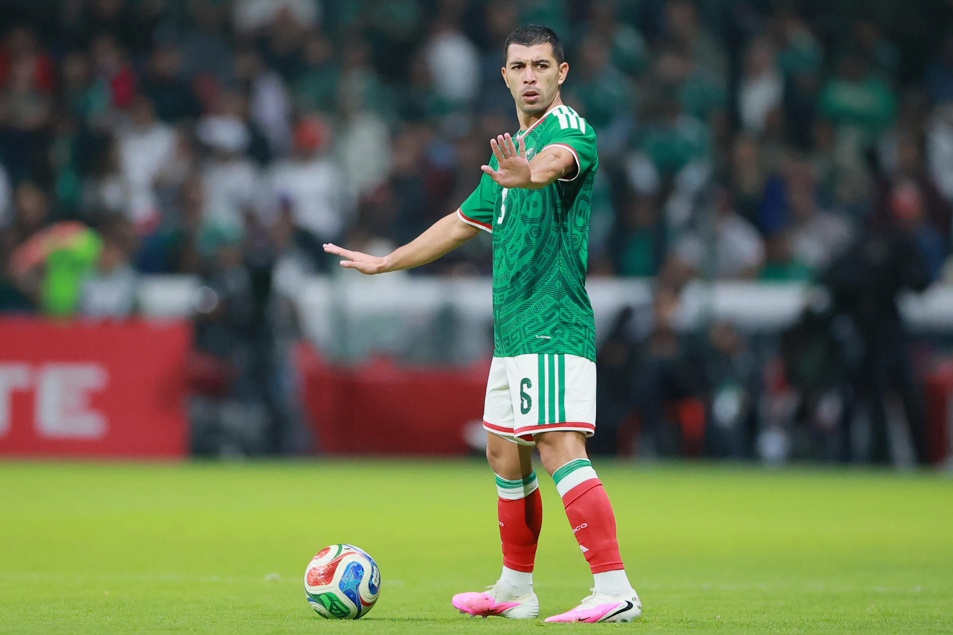 Erik Lira, elogiado por Vicente Sánchez. (Getty Images)