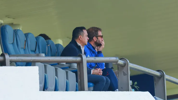 La directiva de Cruz Azul trabaja en silencio durante el presente mercado de fichajes.
