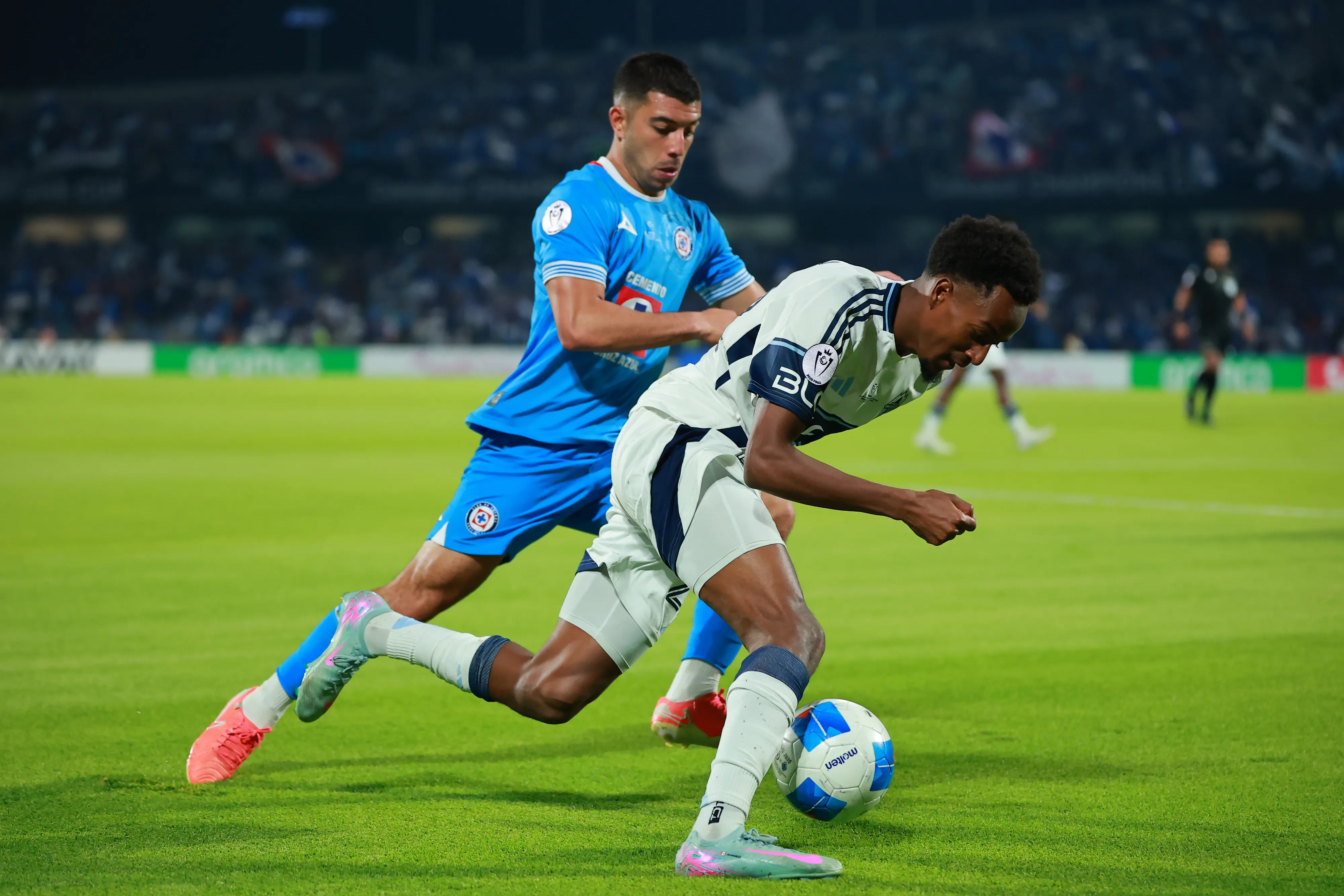 Erik Lira y una gran actuación ante Vancouver por la Concachampions. (Imago 7)