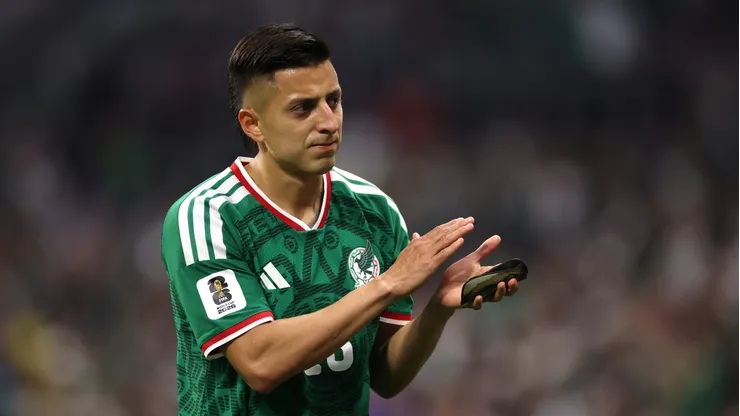 El Piojo Alvarado destaca en la producción ofensiva de México con pases de gol.