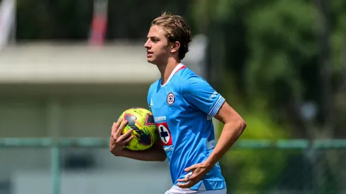 Emiliano Castañeda concluyó con su prueba en Inglaterra.