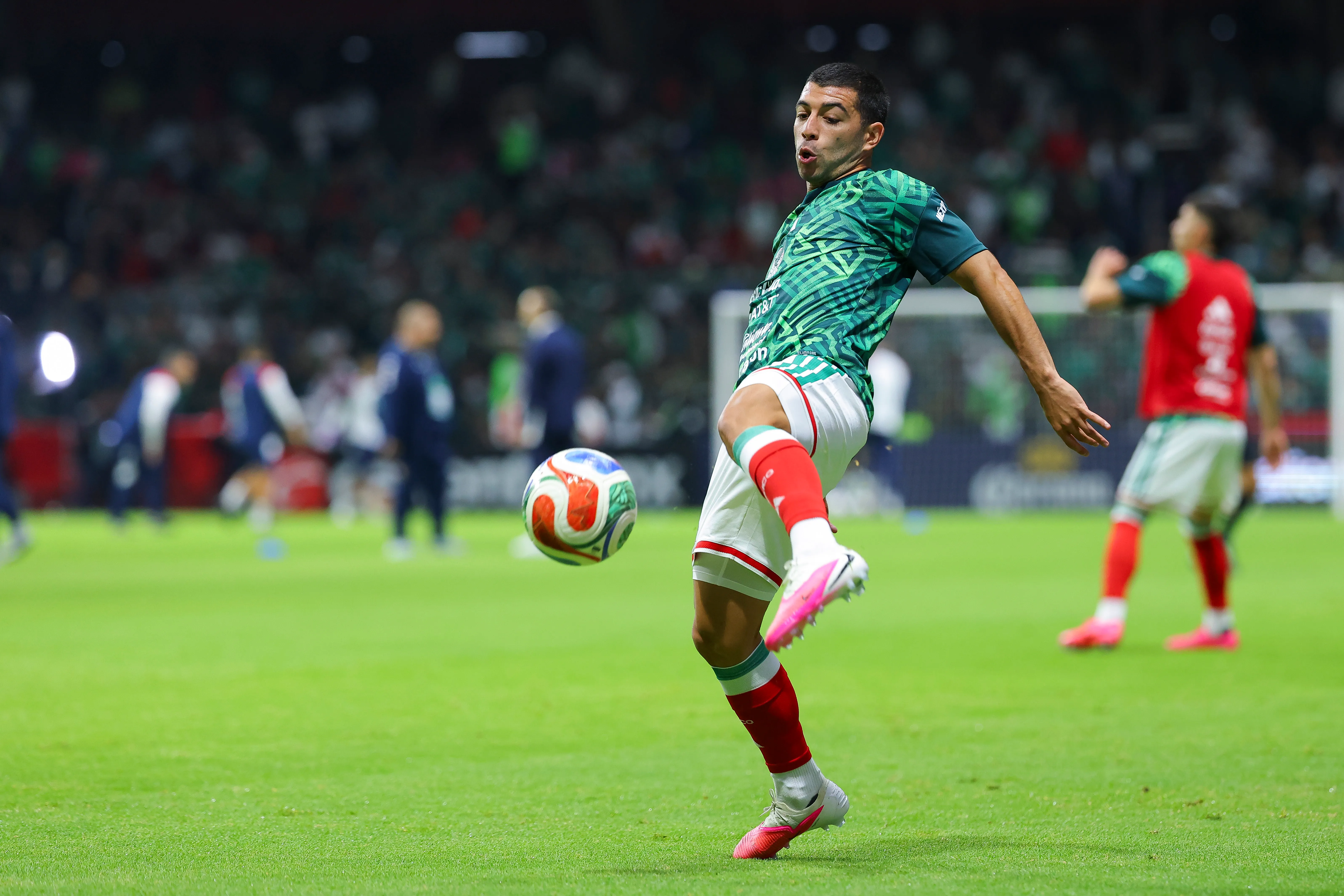 Erik Lira podría cumplir con su sueño de jugar en Europa (Getty)