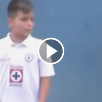 El video inédito de Gilberto Mora con la playera de Cruz Azul: