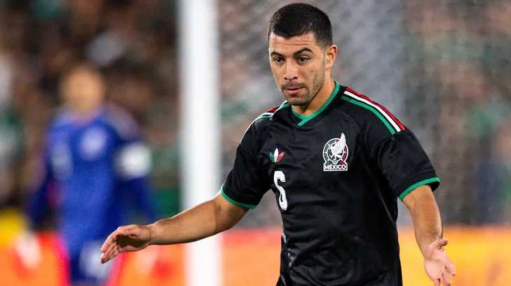 Erik Lira, pieza fundamental en el mediocampo de México.