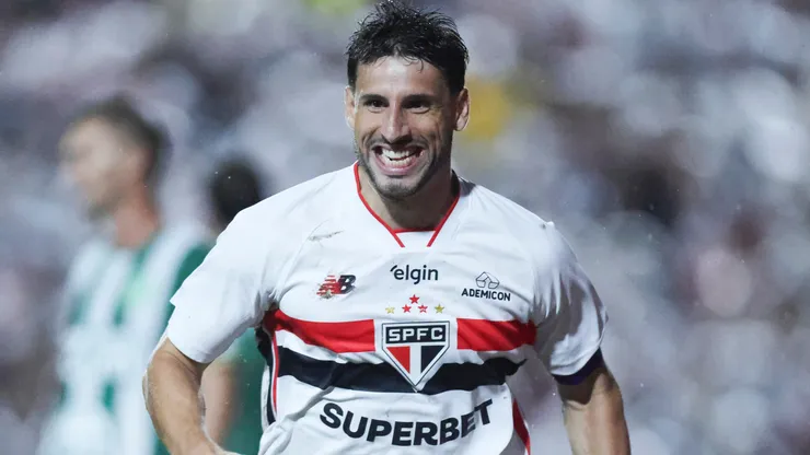 La Máquina sigue buscando a un delantero de área.