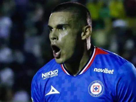 La afición de Cruz Azul reaccionó al debut de Juan José Calero vs. Morelia