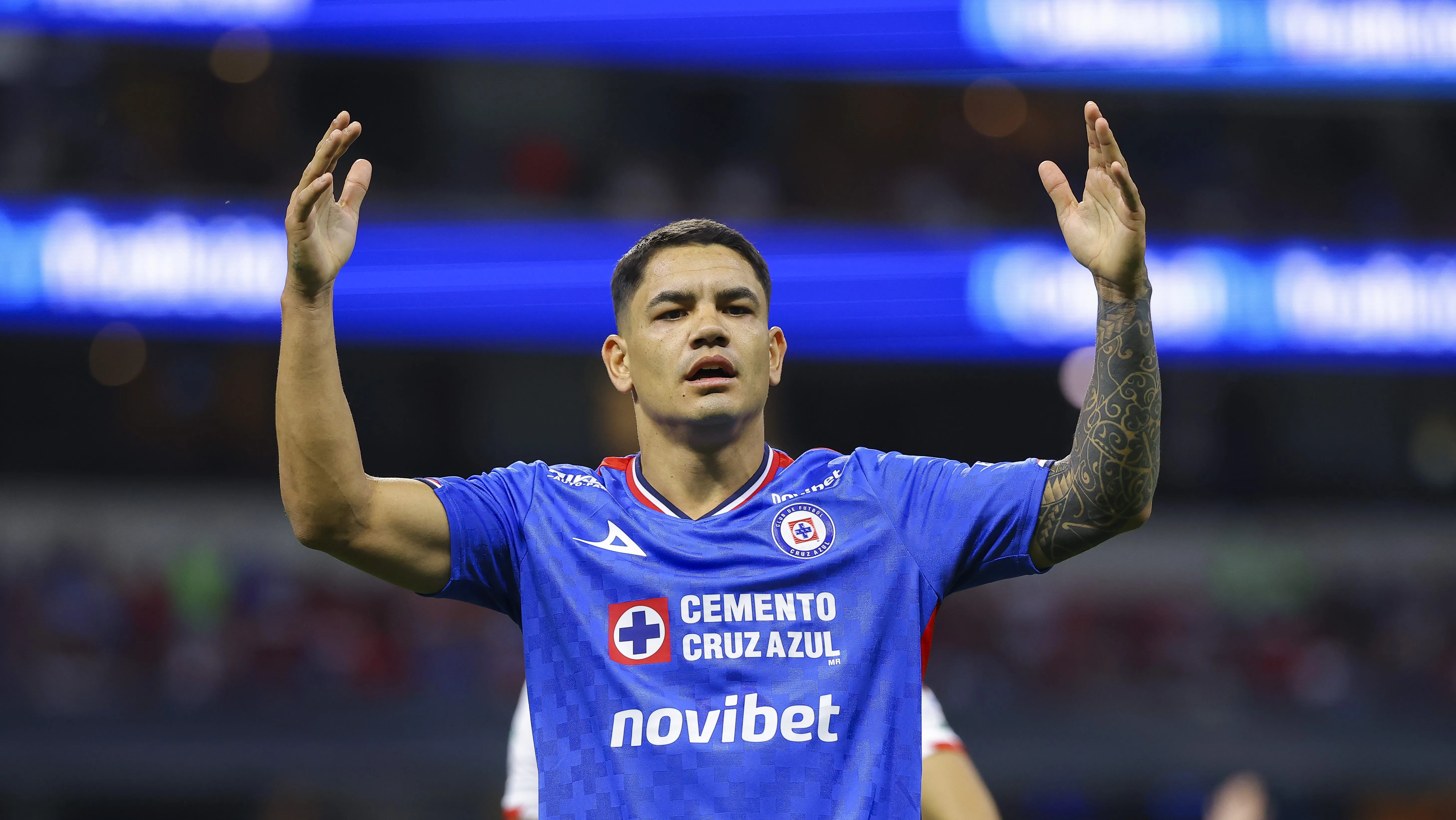El futuro de Toro Fernández en Cruz Azul sigue siendo una incógnita.