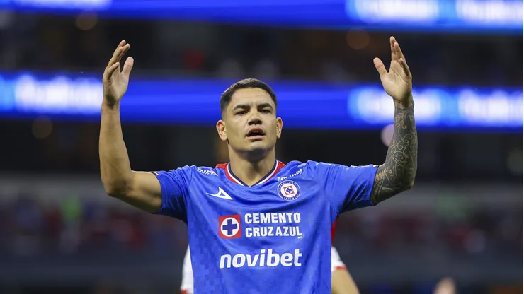 El futuro de Toro Fernández en Cruz Azul sigue siendo una incógnita.