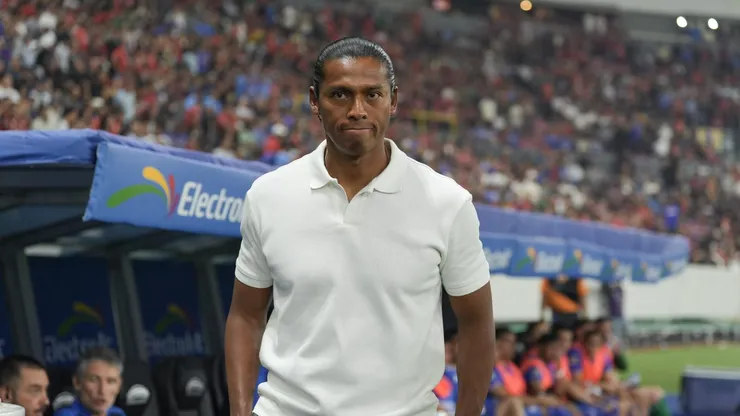 La renovación de Joel Huiqui con Cruz Azul se hizo oficial este miércoles en un acto que se llevó en las instalaciones de la Cooperativa.