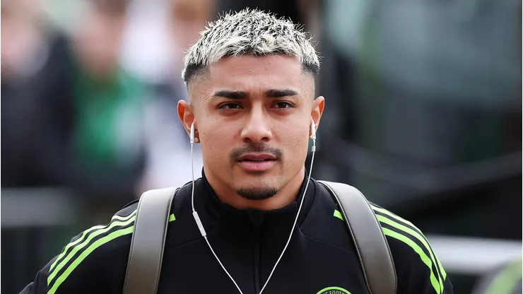 Julián Araujo sigue siendo la primera opción de Cruz Azul
