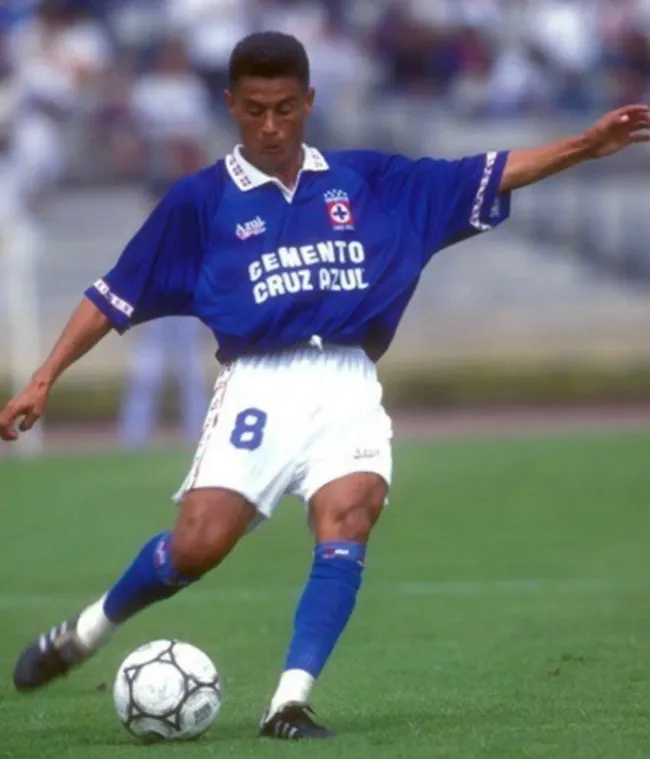 Víctor Ruiz fue destacado por el Negro Zamora en Cruz Azul (Twitter Datos Cruz Azul)
