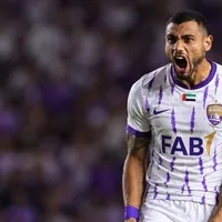 Al Ain presentó a Giakoumakis... con palo al América