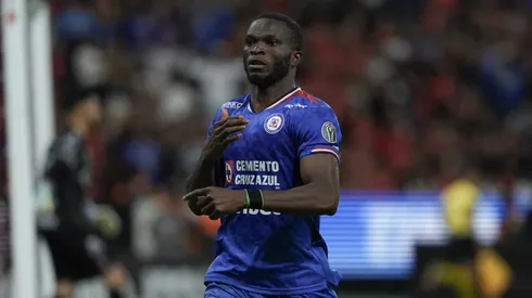 Christian Ebere celebra su gol con Cruz Azul en el Clausura 2026.