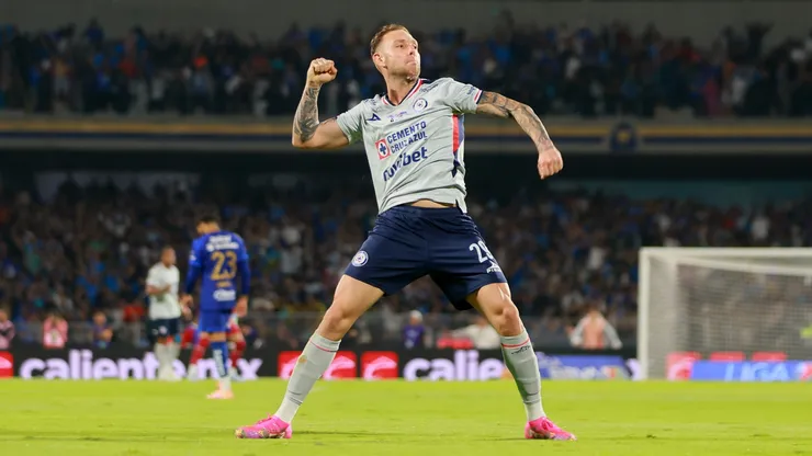 El festejo de Rotondi en el triunfo y título de Cruz Azul contra Pumas UNAM en el Clausura 2026.