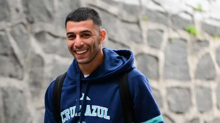El capitán de Cruz Azul sigue a esperas de recibir una oferta desde el futbol europeo. Joel Huiqui lo contempla para la jornada 1 del Apertura 2026.