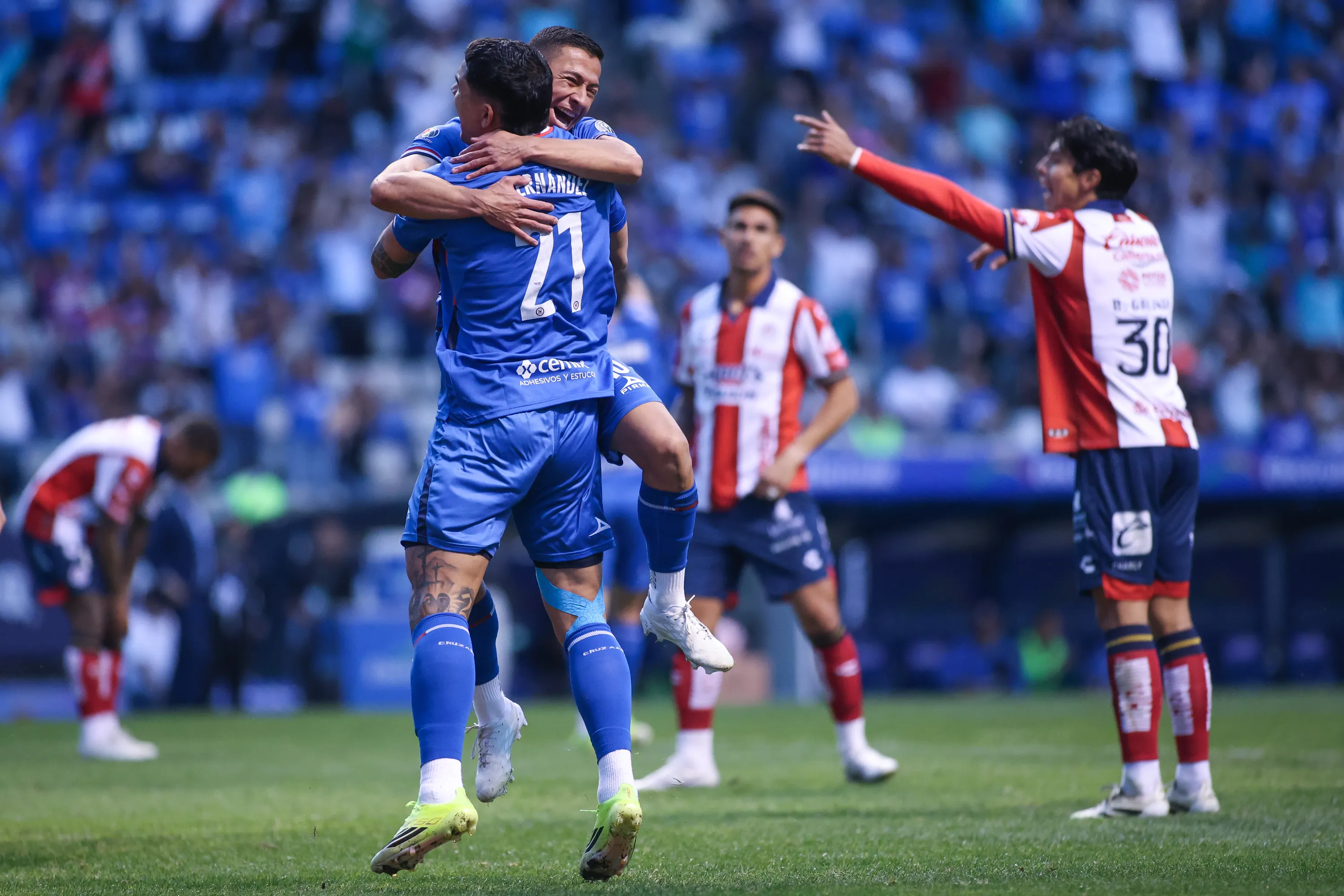 Cruz Azul buscará iniciar la defensa del título con una victoria ante San Luis. (Imago7)