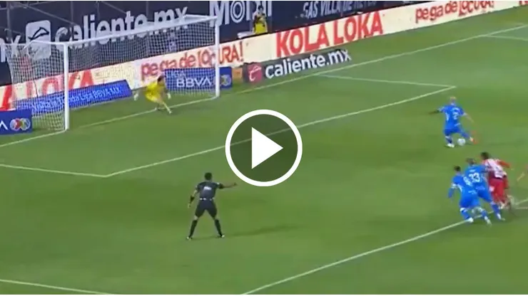 El uruguayo descontó a poco de haber ingresado..