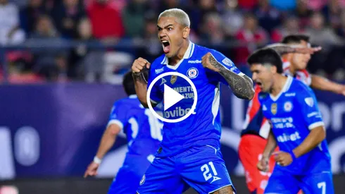 Cruz Azul remonta y derrota a San Luis por 3-2