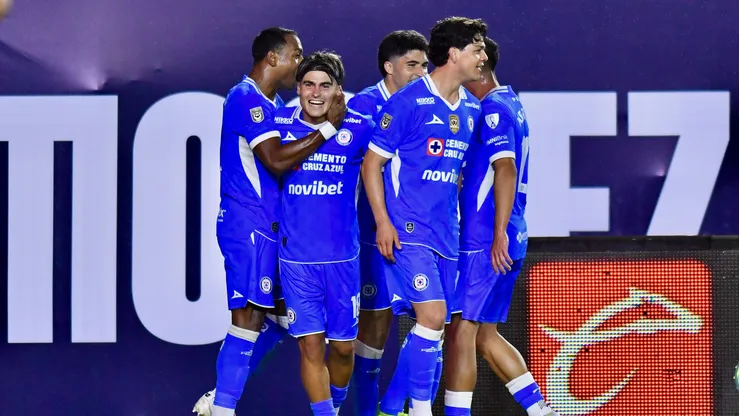 Cruz Azul debutó con una emocionante victoria ante San Luis