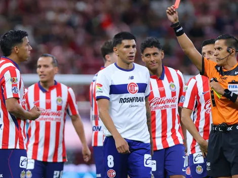 Ángel Sepúlveda perdió la cabeza y fue expulsado en el Chivas vs. Toluca