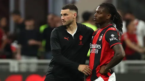 Santiago Giménez tendría las horas contadas en el AC Milan después de que el cuadro rossoneri ahora sí esté dispuesto a vender.