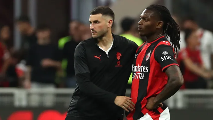 Santiago Giménez tendría las horas contadas en el AC Milan después de que el cuadro rossoneri ahora sí esté dispuesto a vender.