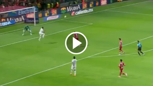 Uriel Antuna falló un gol insólito contra Toluca