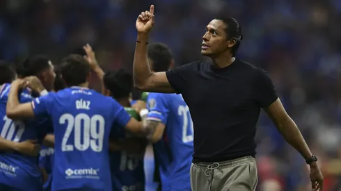Cruz Azul tiene como principales objetivos de mercado a César Montes y Juan Brunetta. Sin embargo, no hay avances notorios en ninguno de los dos casos.