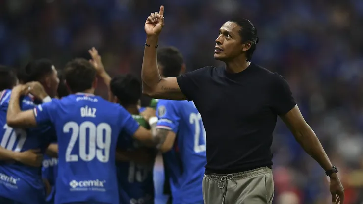 Cruz Azul tiene como principales objetivos de mercado a César Montes y Juan Brunetta. Sin embargo, no hay avances notorios en ninguno de los dos casos.