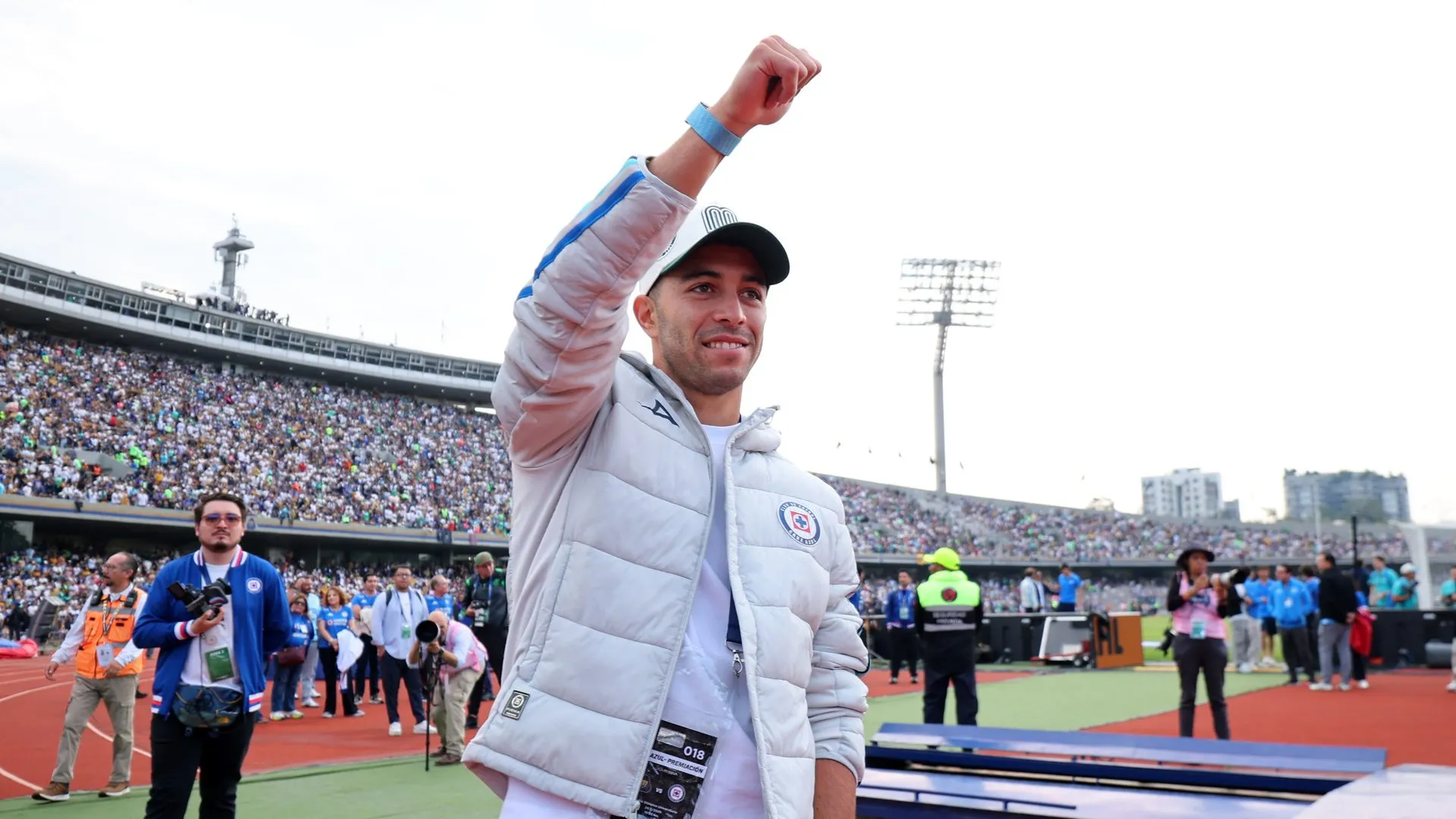 Erik Lira sigue sin recibir ofertas del futbol de Europa. (Getty Images)