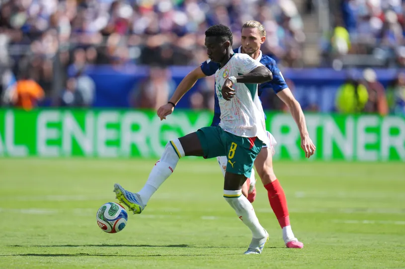 Camara en acción ante Francia por Fase de Grupos (IMAGO7).