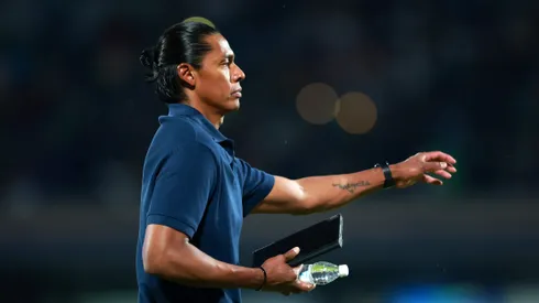 Joel Huiqui analiza las opciones para poner en el duelo ante Atlante por la Jornada 3.
