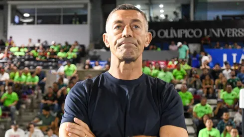 Mal momento para el antiguo entrenador cementero.